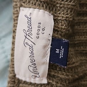 Army green light sweater